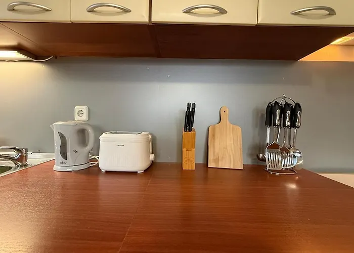 Lägenhet Bliss - Peaceful With Balcony Views